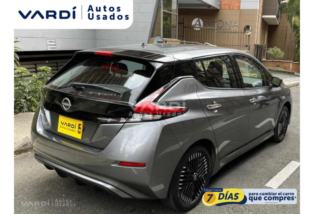 Nissan Leaf 2024 Gris Medellín