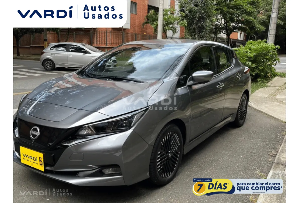 Nissan Leaf 2024 Gris Medellín