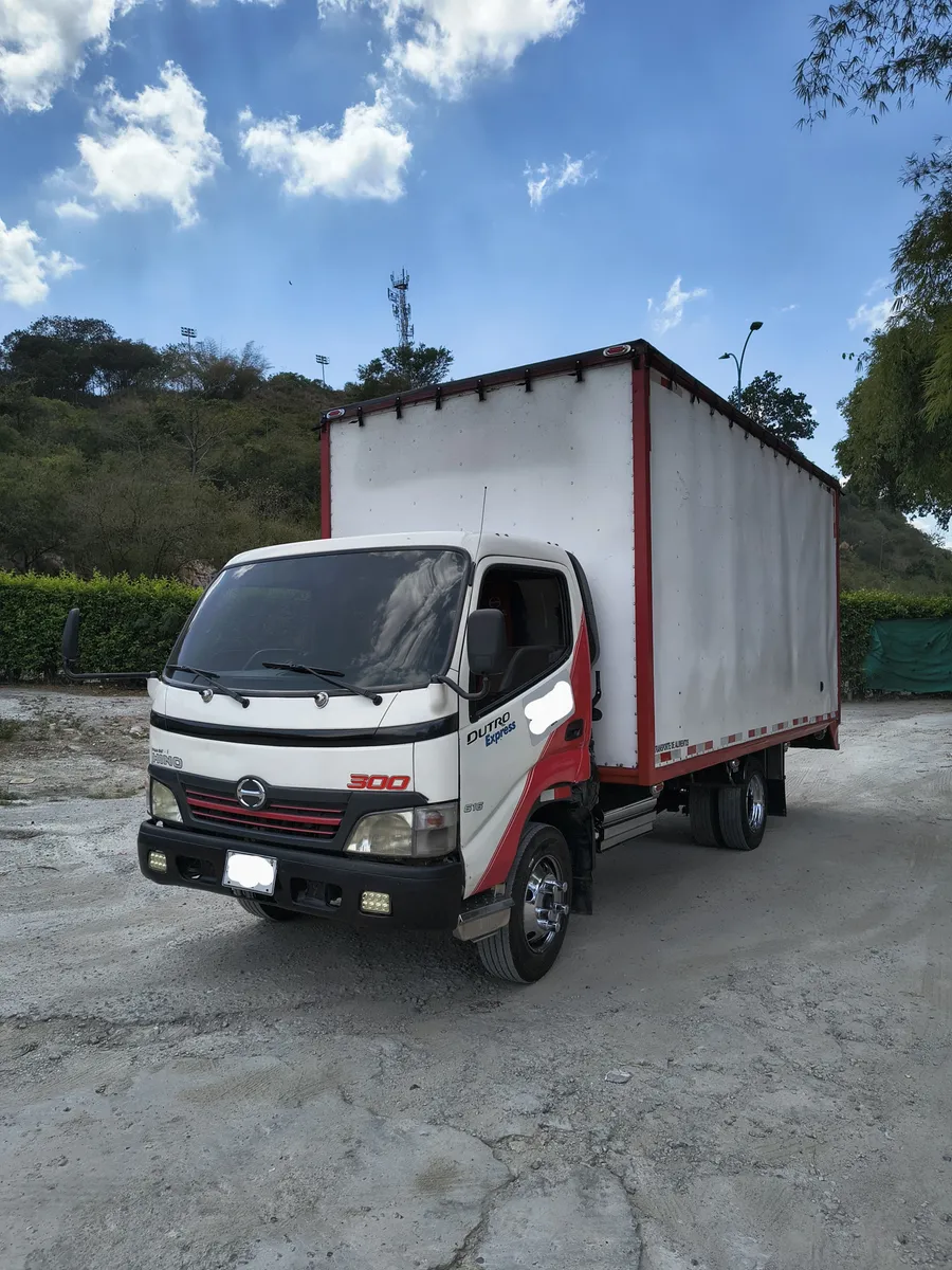 Hino 300 express 2012 Blanco Bucaramanga