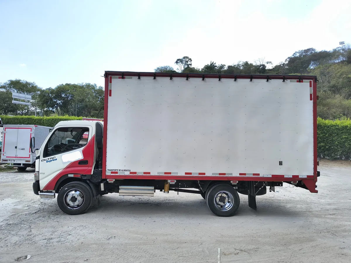 Hino 300 express 2012 Blanco Bucaramanga
