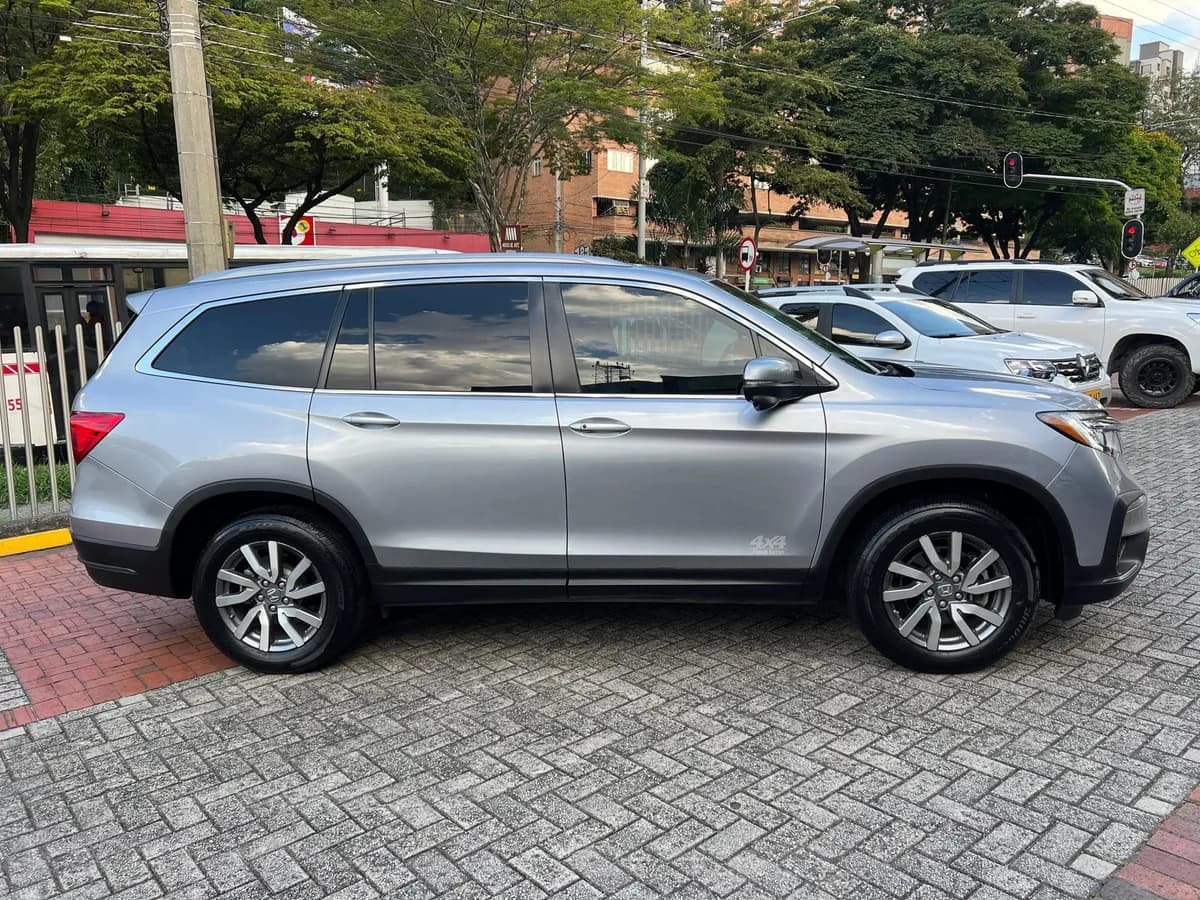 Honda Pilot 5dr 4wd Exl 3.5 At 4x4 2022 Plata