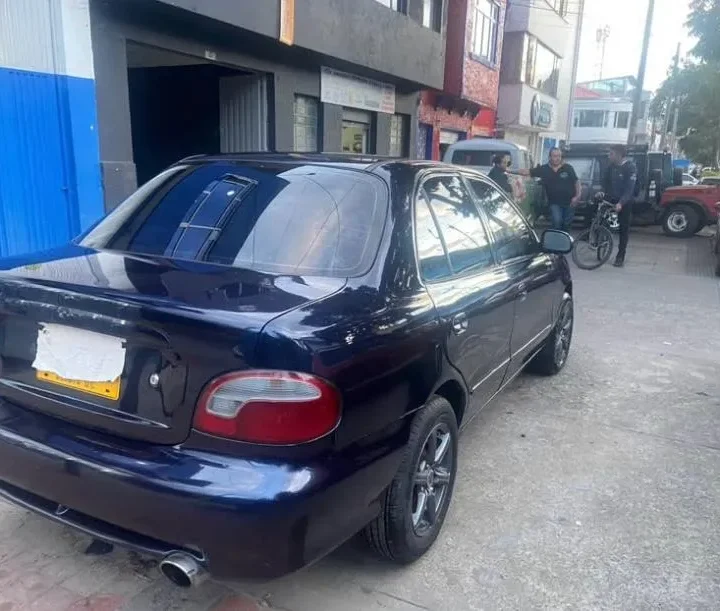 Hyundai Accent 1.3 Ls 4 p azul2