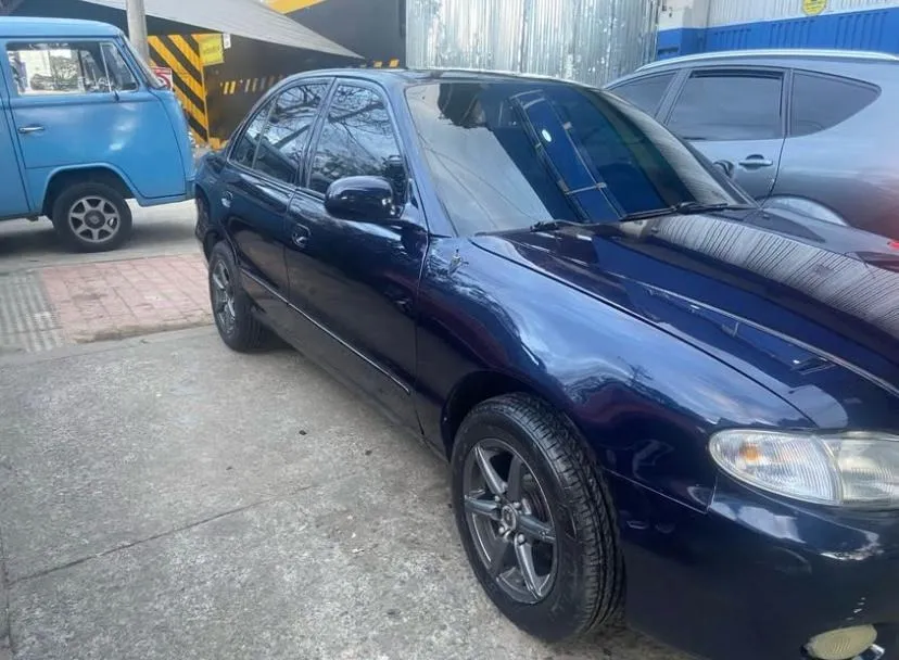 Hyundai Accent 1998 Azul Bogotá
