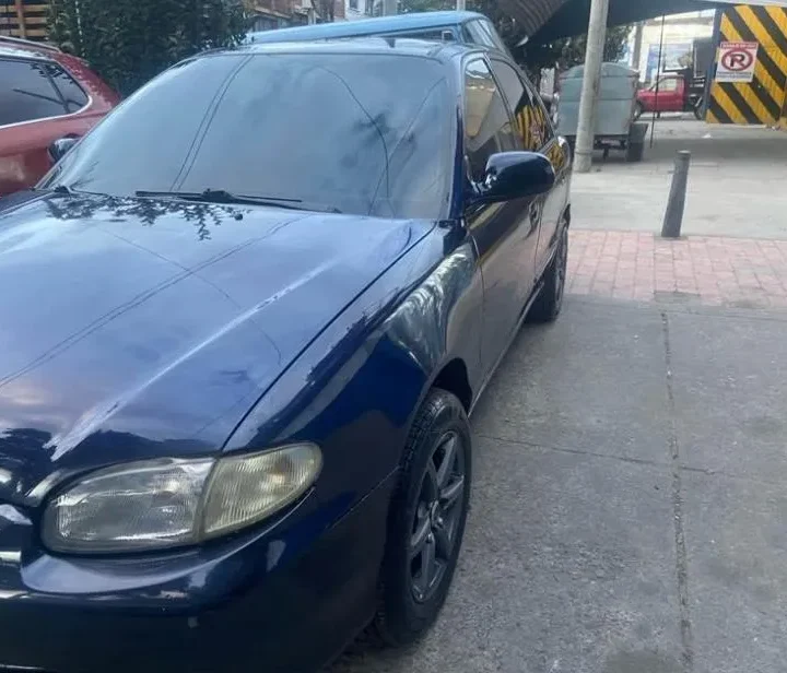 Hyundai Accent 1.3 Ls 4 p azul8