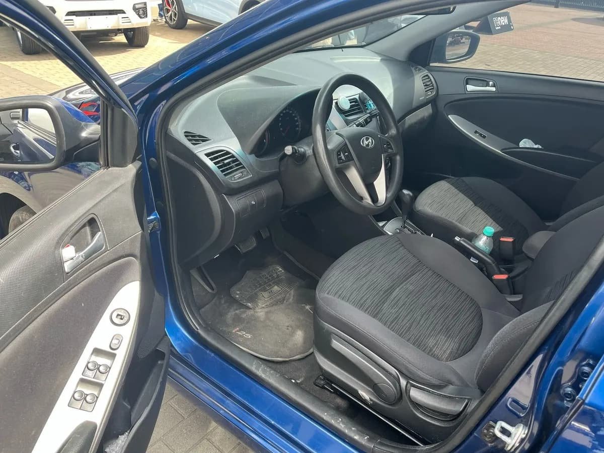 Hyundai Accent 1.6l 4 p 2016 Azul