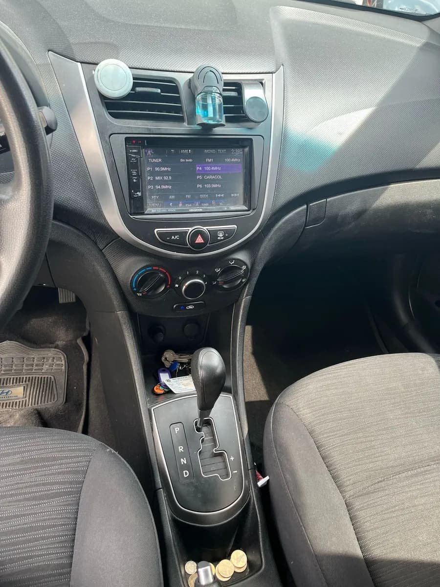 Hyundai Accent 1.6l 4 p 2016 Azul