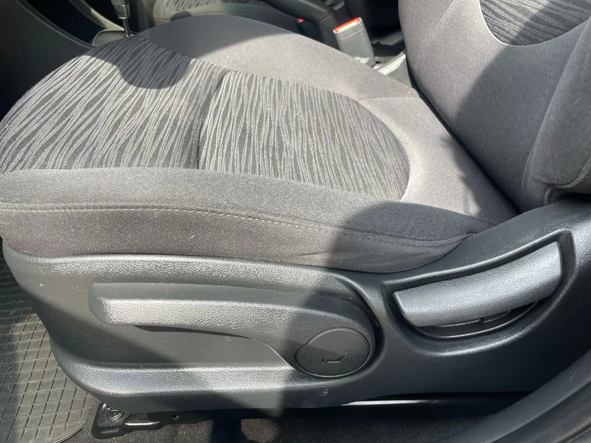Hyundai Accent I25 Tp 1.6 2019 Marrón