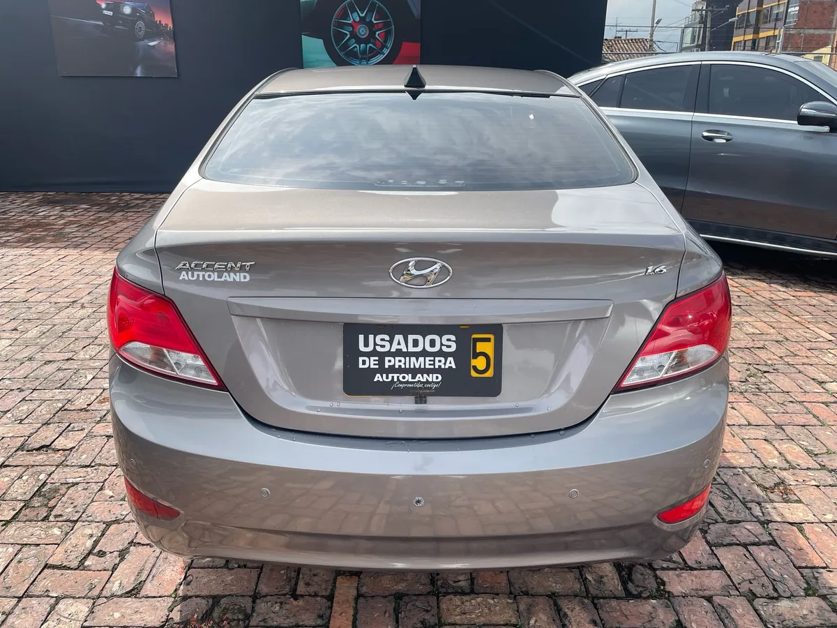 Hyundai Accent I25 Tp 1.6 2019 Marrón