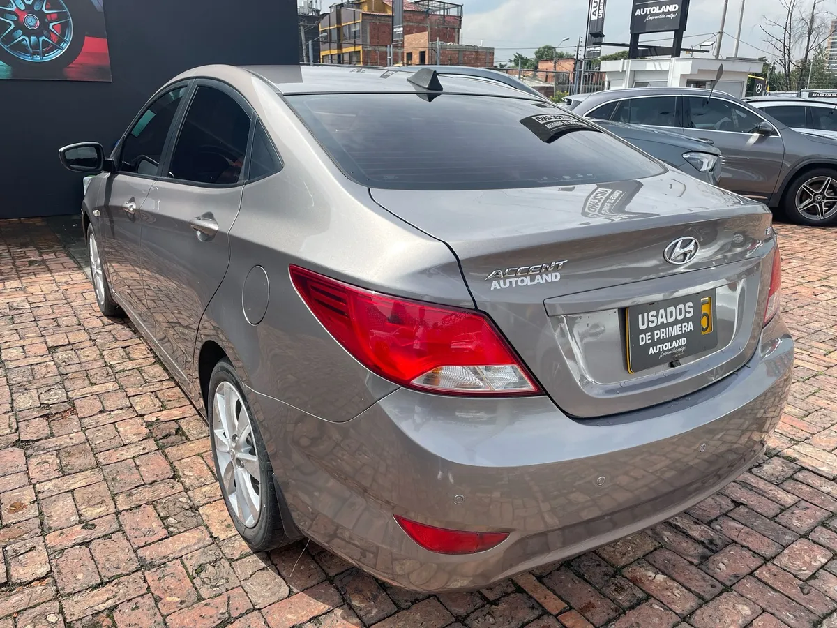 Hyundai Accent I25 Tp 1.6 2019 Marrón
