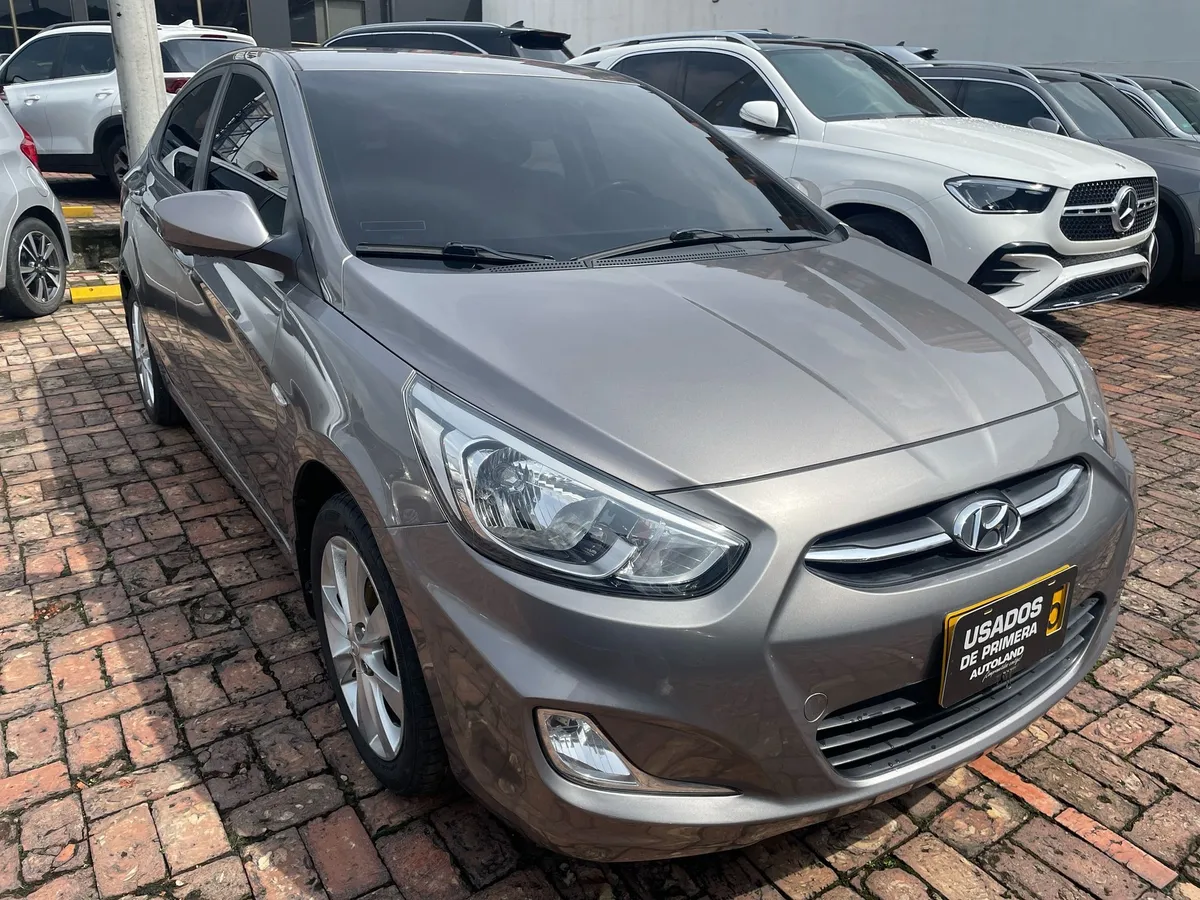 Hyundai Accent I25 Tp 1.6 2019 Marrón