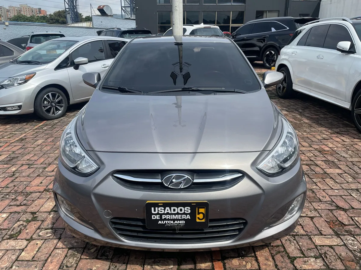 Hyundai Accent I25 Tp 1.6 2019 Marrón
