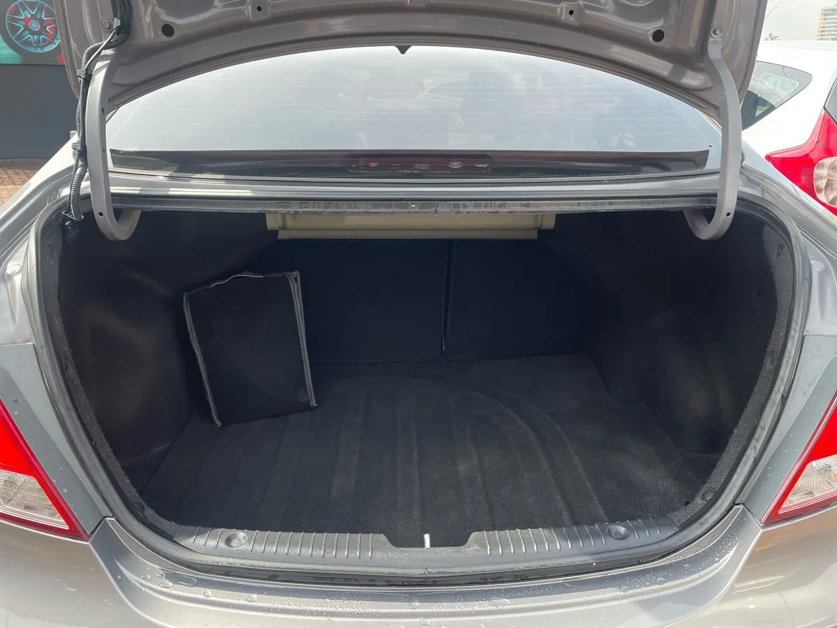 Hyundai Accent I25 Tp 1.6 2019 Marrón