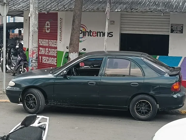 Hyundai Accent Sedán 1997 verde4