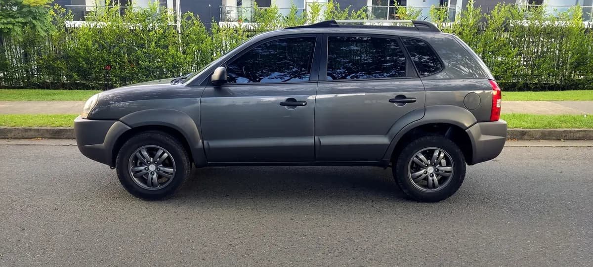 Hyundai Tucson 2.0 Gl 4x2 2009 Gris