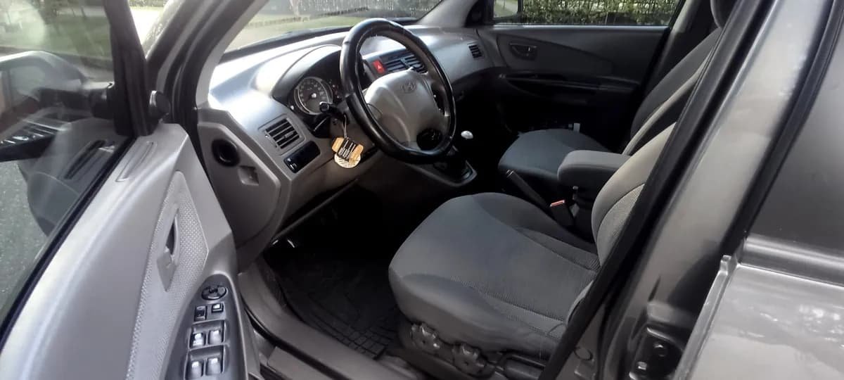 Hyundai Tucson 2.0 Gl 4x2 2009 Gris