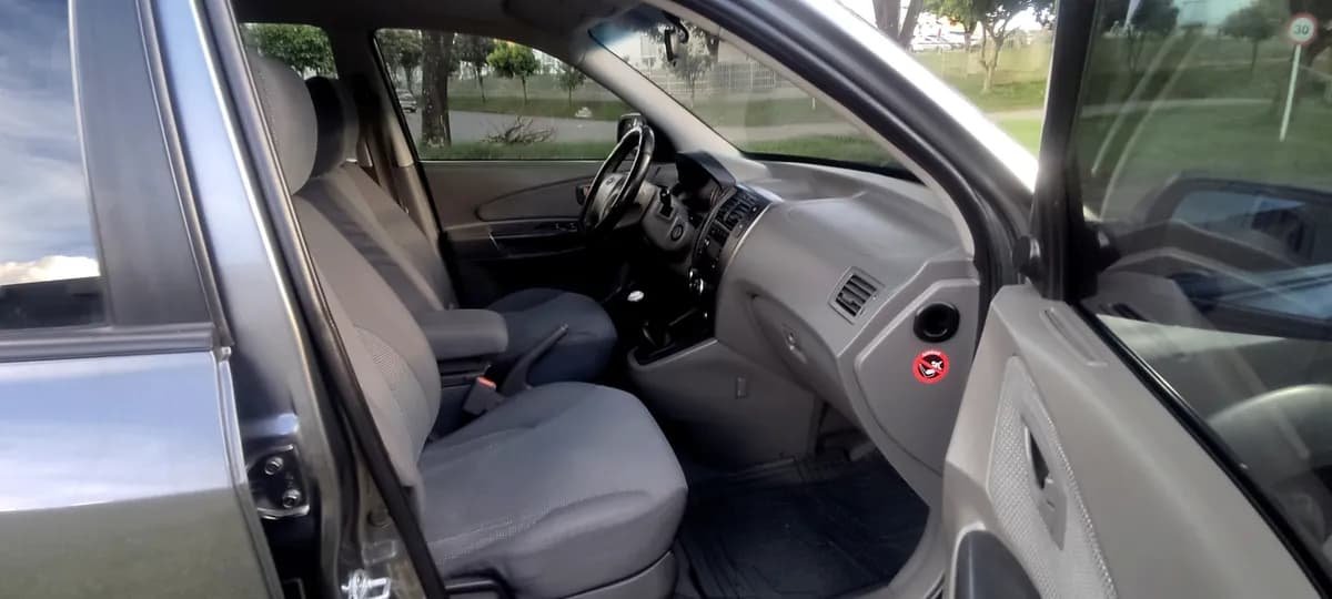 Hyundai Tucson 2.0 Gl 4x2 2009 Gris
