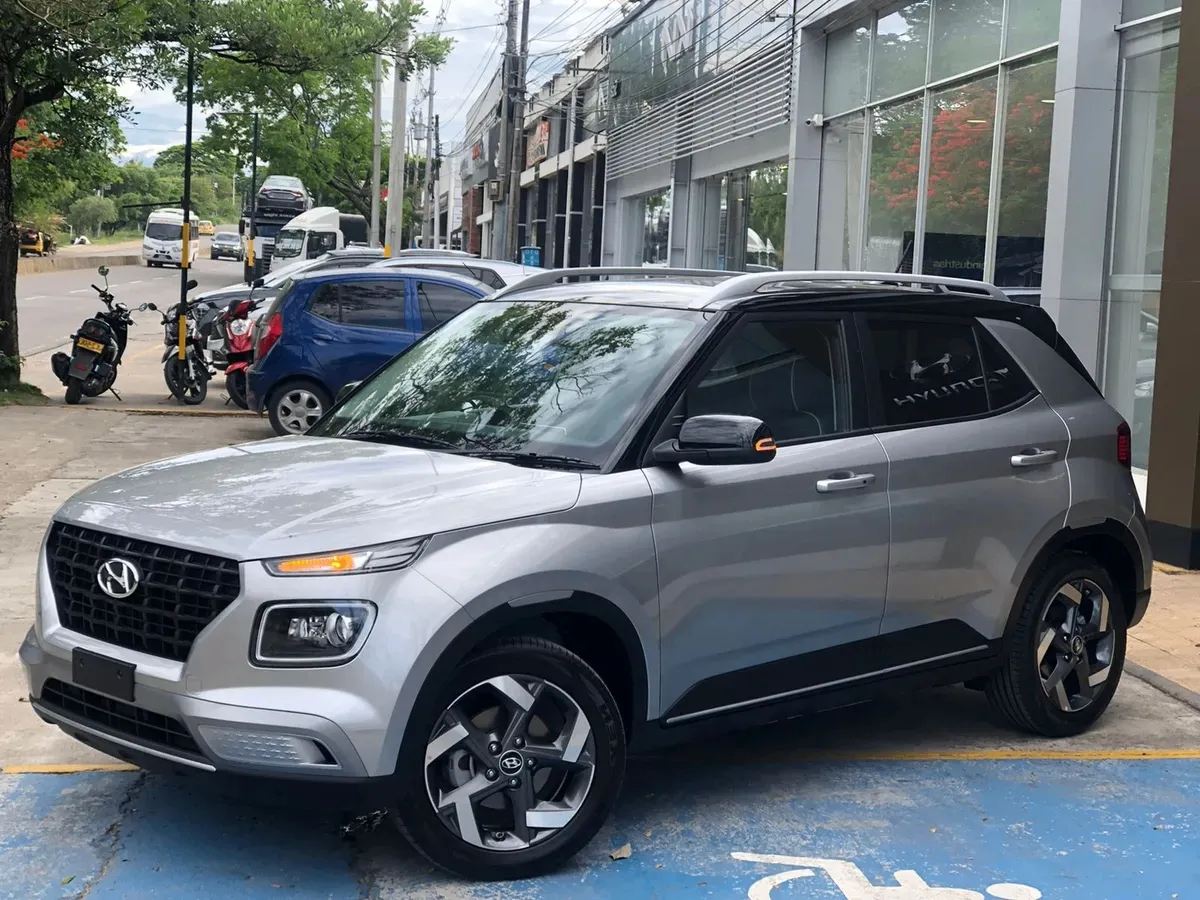 Hyundai Venue 2025 Plateado Neiva