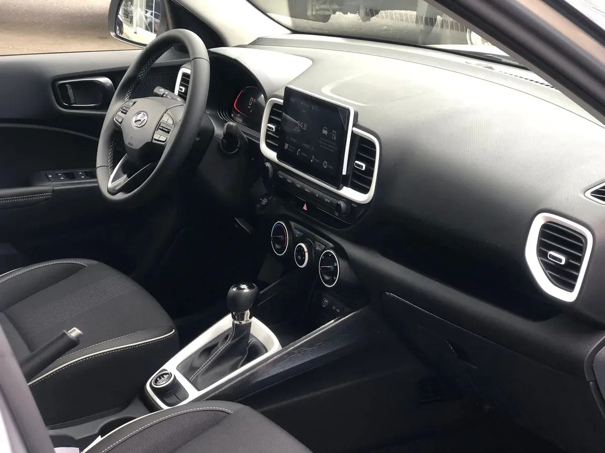 Hyundai Venue 2025 Plateado Neiva