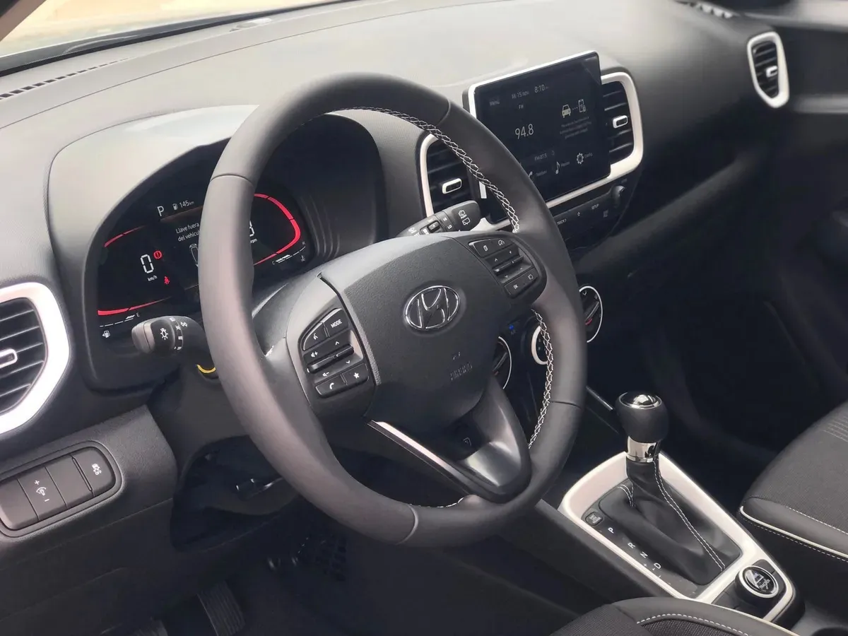 Hyundai Venue 2025 Plateado Neiva