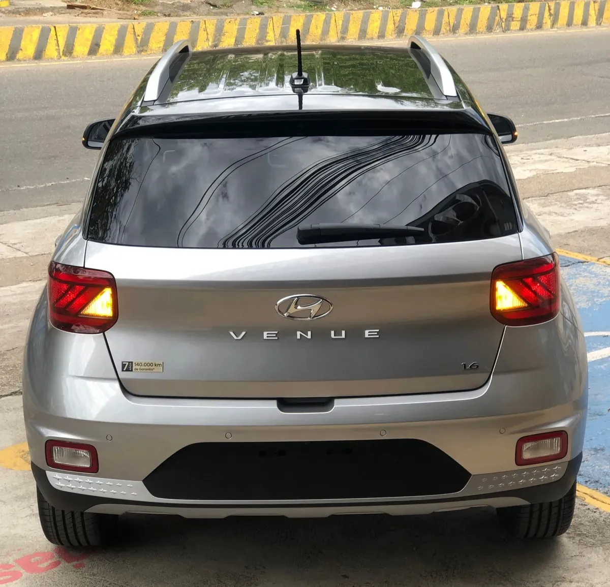 Hyundai Venue 2025 Plateado Neiva