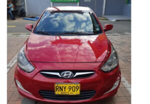 Hyundai i25 2012 Rojo Mosquera
