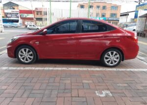 Hyundai i25 2012 Rojo Mosquera