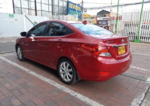 Hyundai i25 2012 Rojo Mosquera