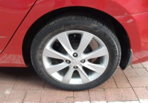 Hyundai i25 2012 Rojo Mosquera