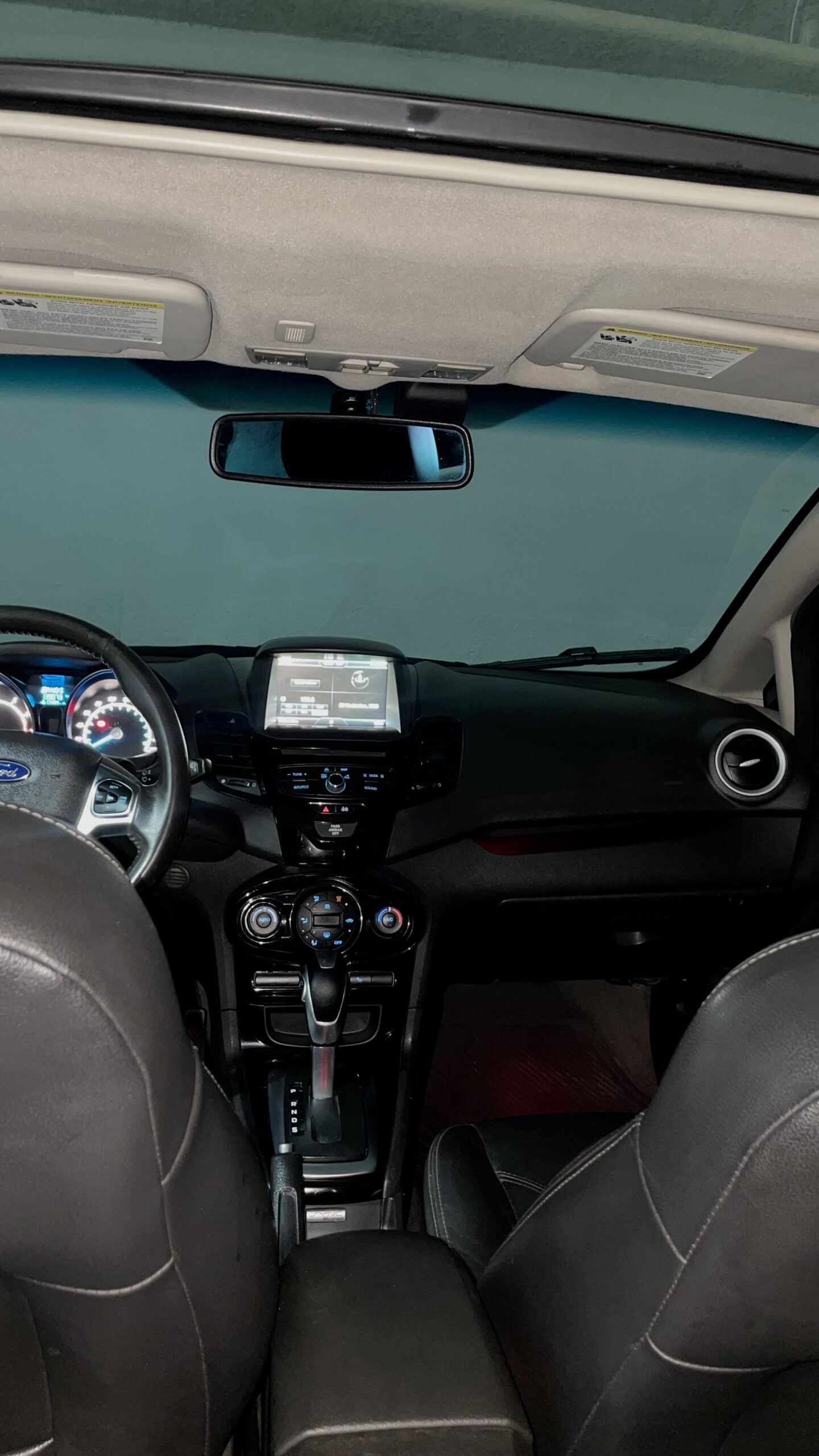 Ford Fiesta Titanium 2015 Gris Cali