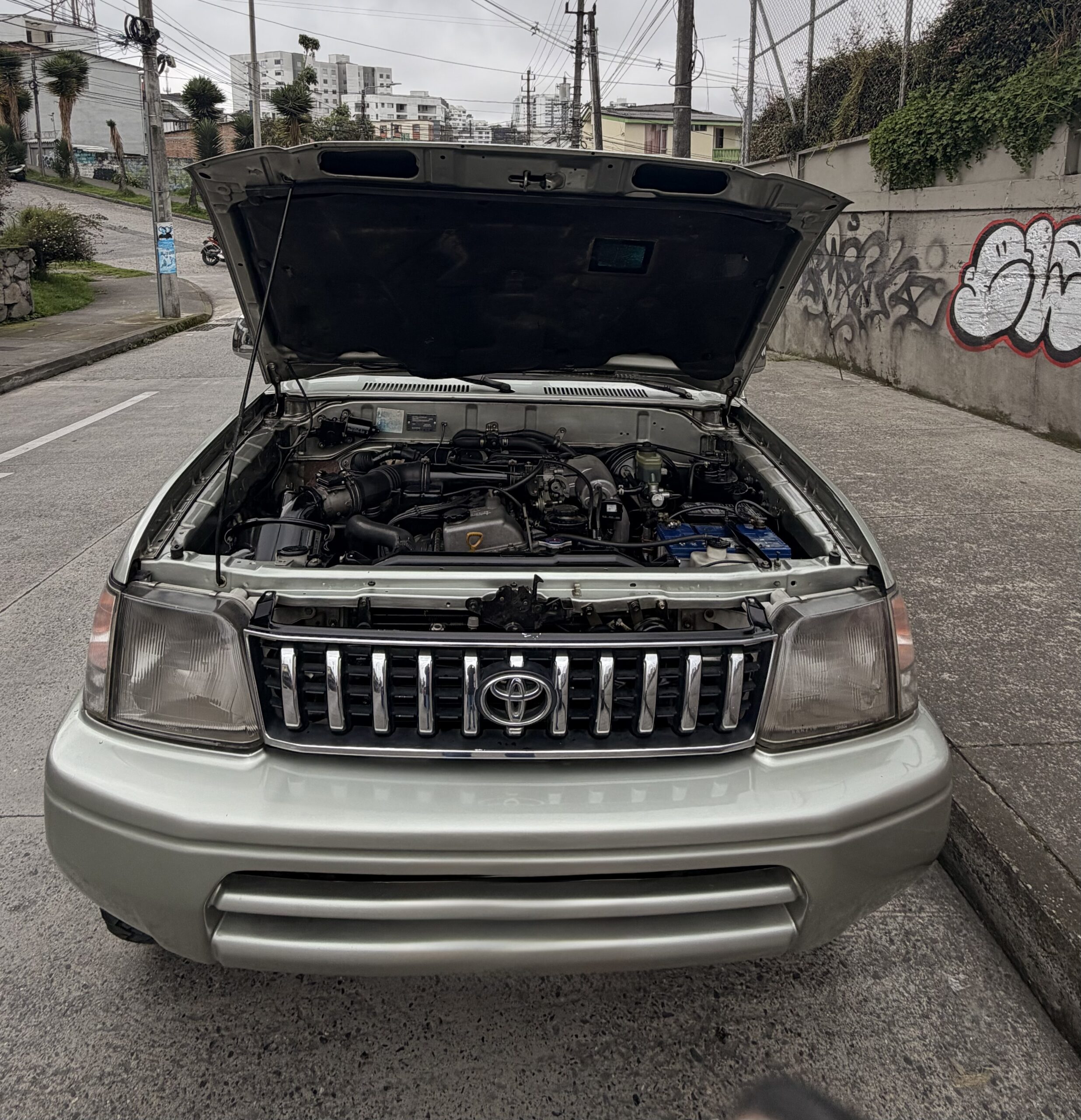 Toyota Prado Sumo 2004 Plateado Manizales