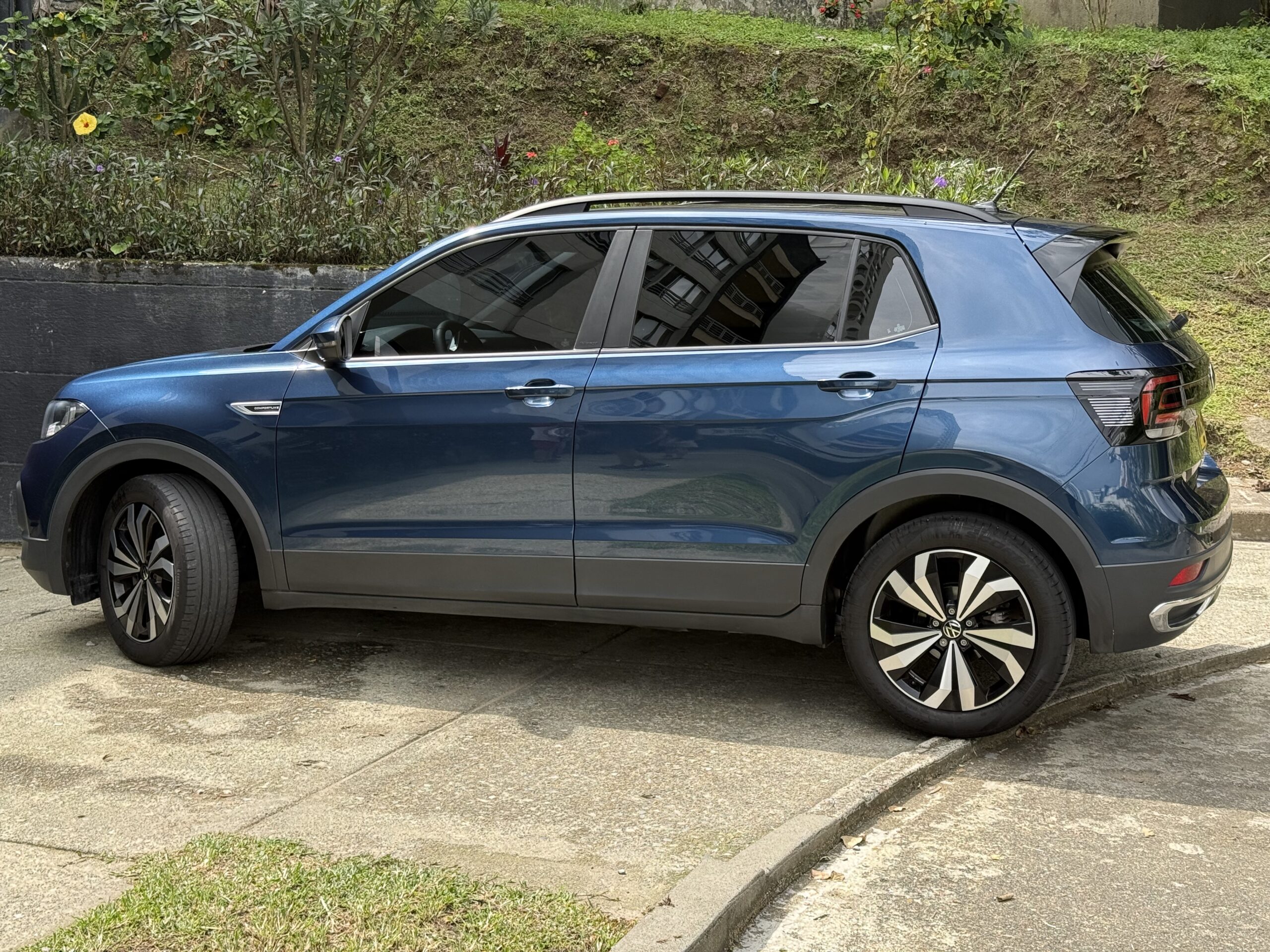 Volkswagen T-Cross 2024 Azul Armenia