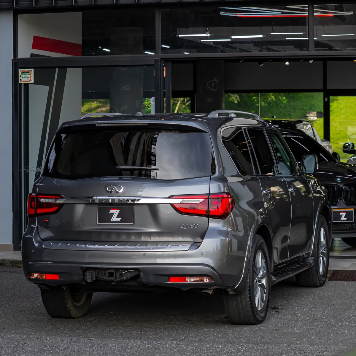 Infiniti QX80 2021 Gris Medellín