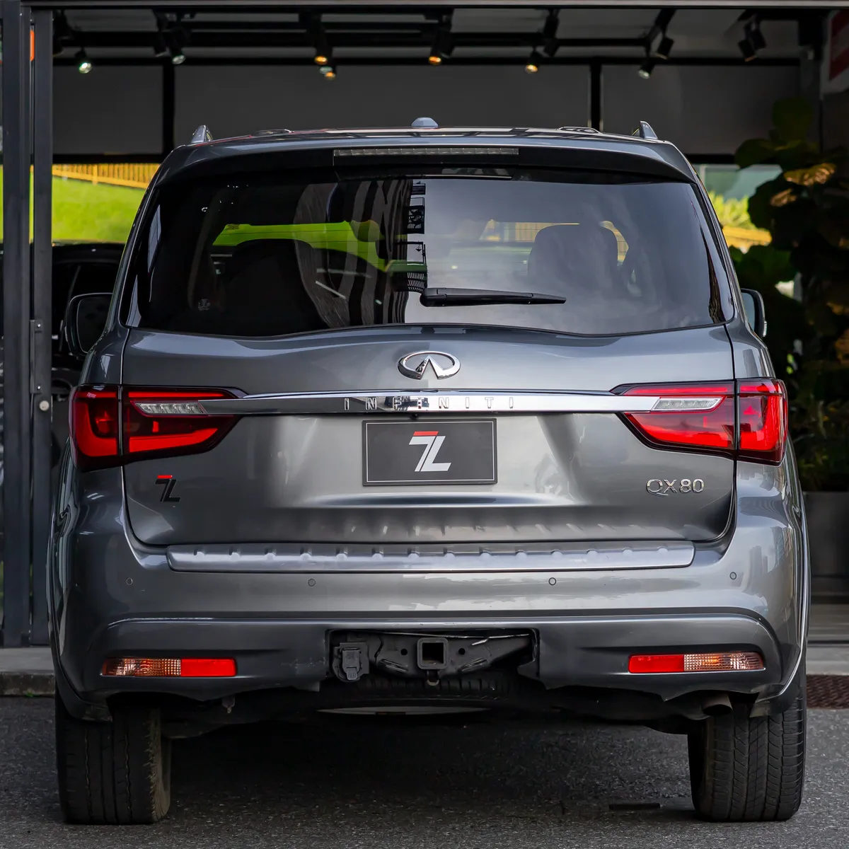 Infiniti QX80 2021 Gris Medellín