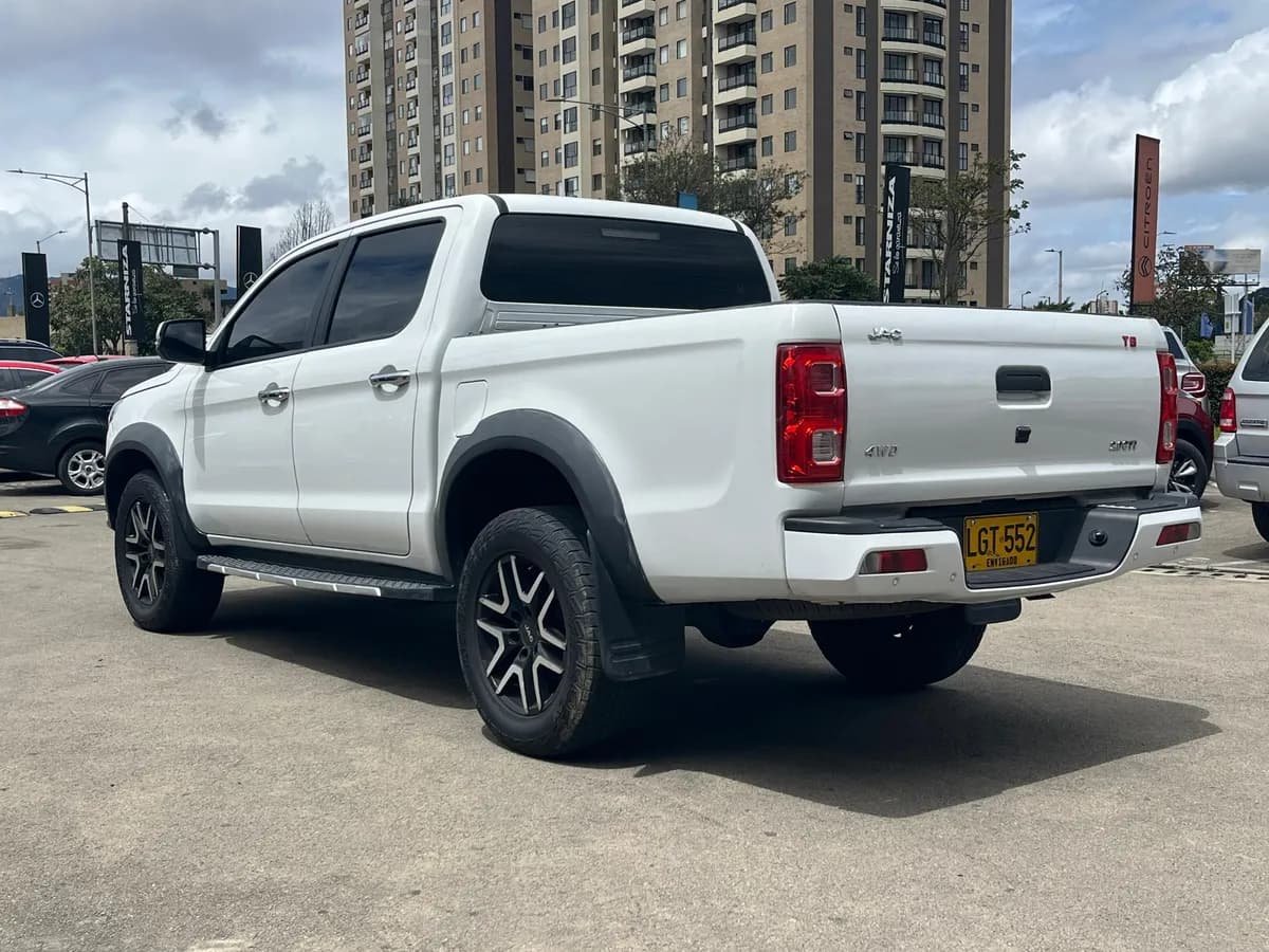 JAC Hfc1037 T8 2023 Blanco
