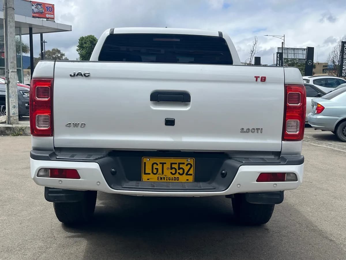JAC Hfc1037 T8 2023 Blanco