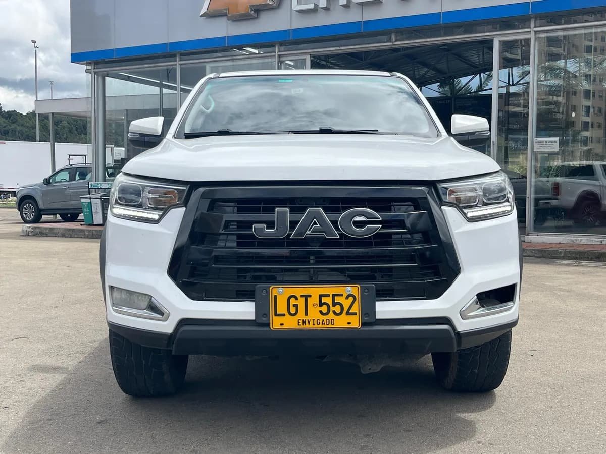 JAC Hfc1037 T8 2023 Blanco