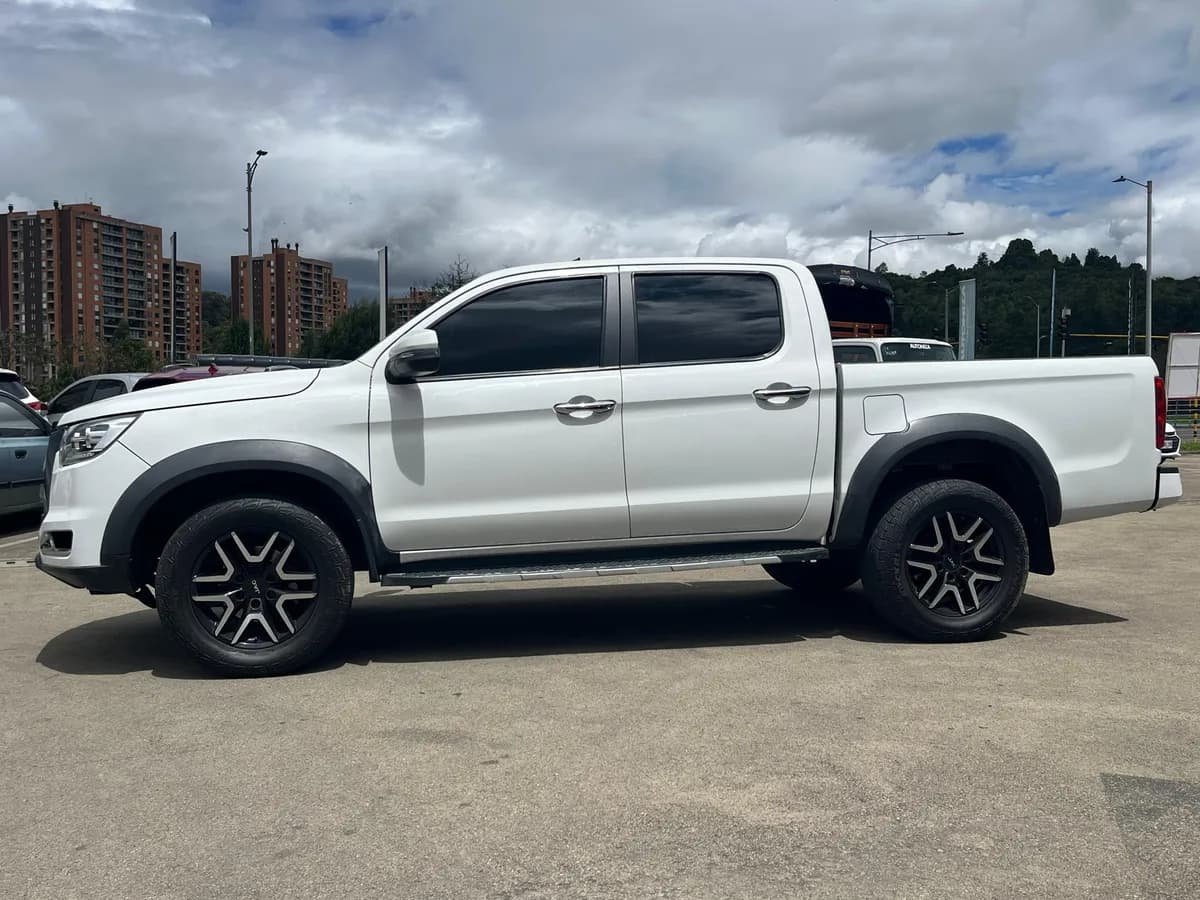 JAC Hfc1037 T8 2023 Blanco