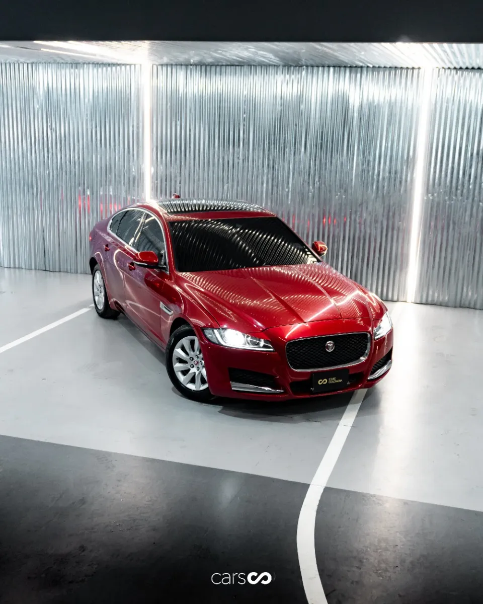 Jaguar XF 2018 Rojo Medellín