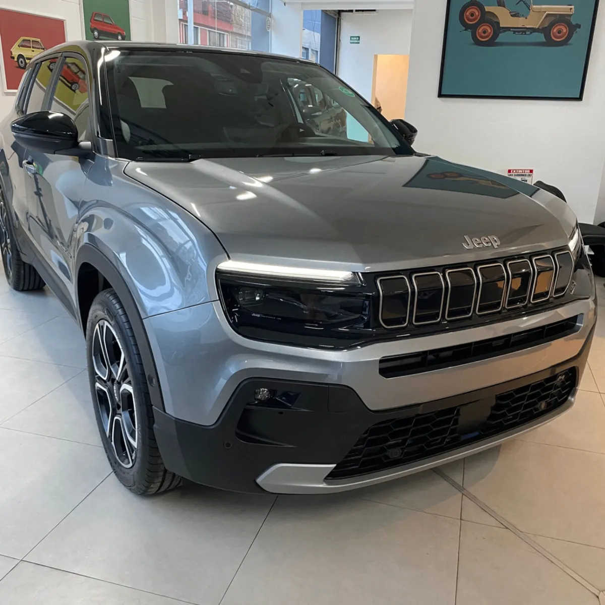 Jeep 2025 Gris Neiva