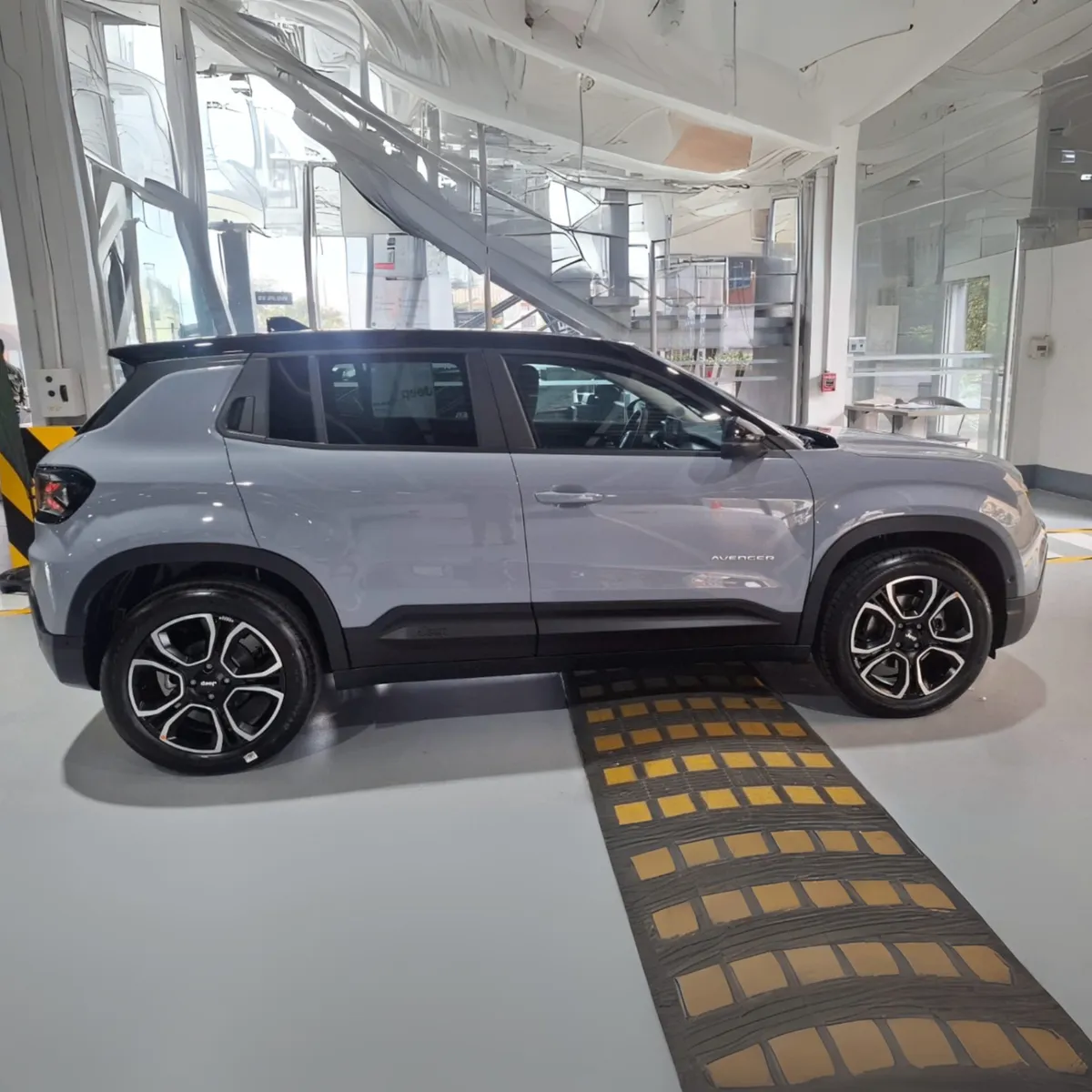 Jeep 2025 Gris Neiva