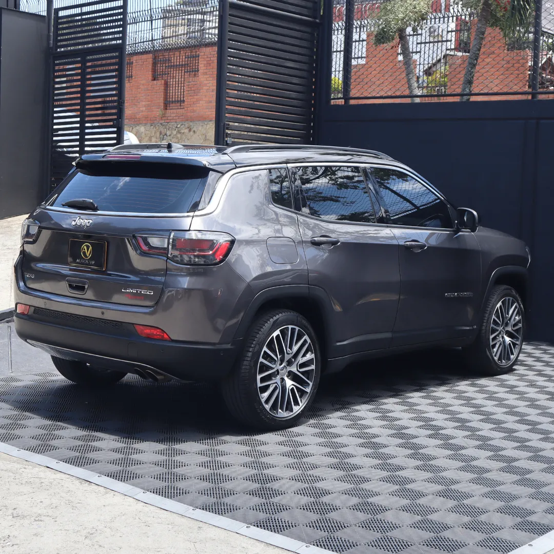 Jeep Compass Limited 2024 Gris Floridablanca