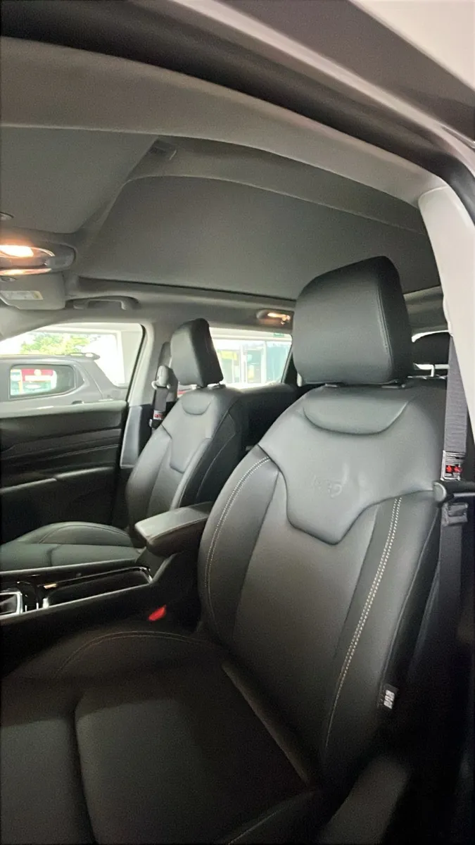 Jeep Compass 2025 Gris Neiva