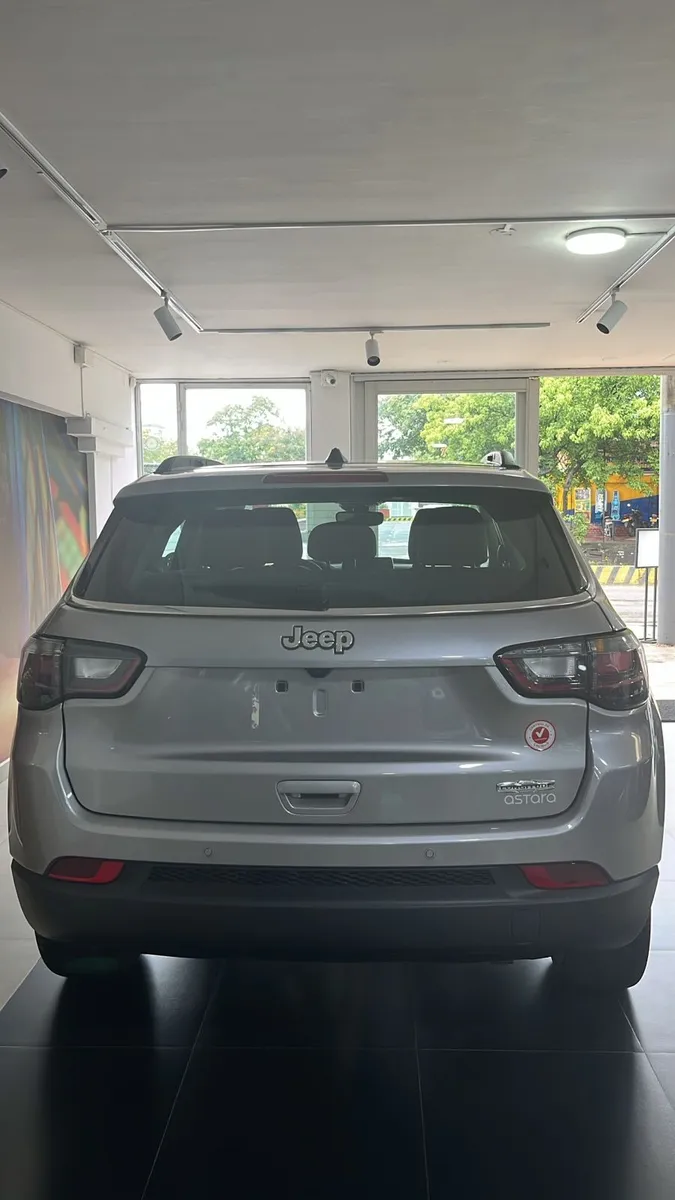 Jeep Compass 2025 Gris Neiva