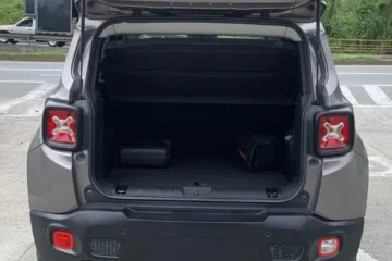 Jeep Renegade 1.8 Sport Plus 2019 Gris4