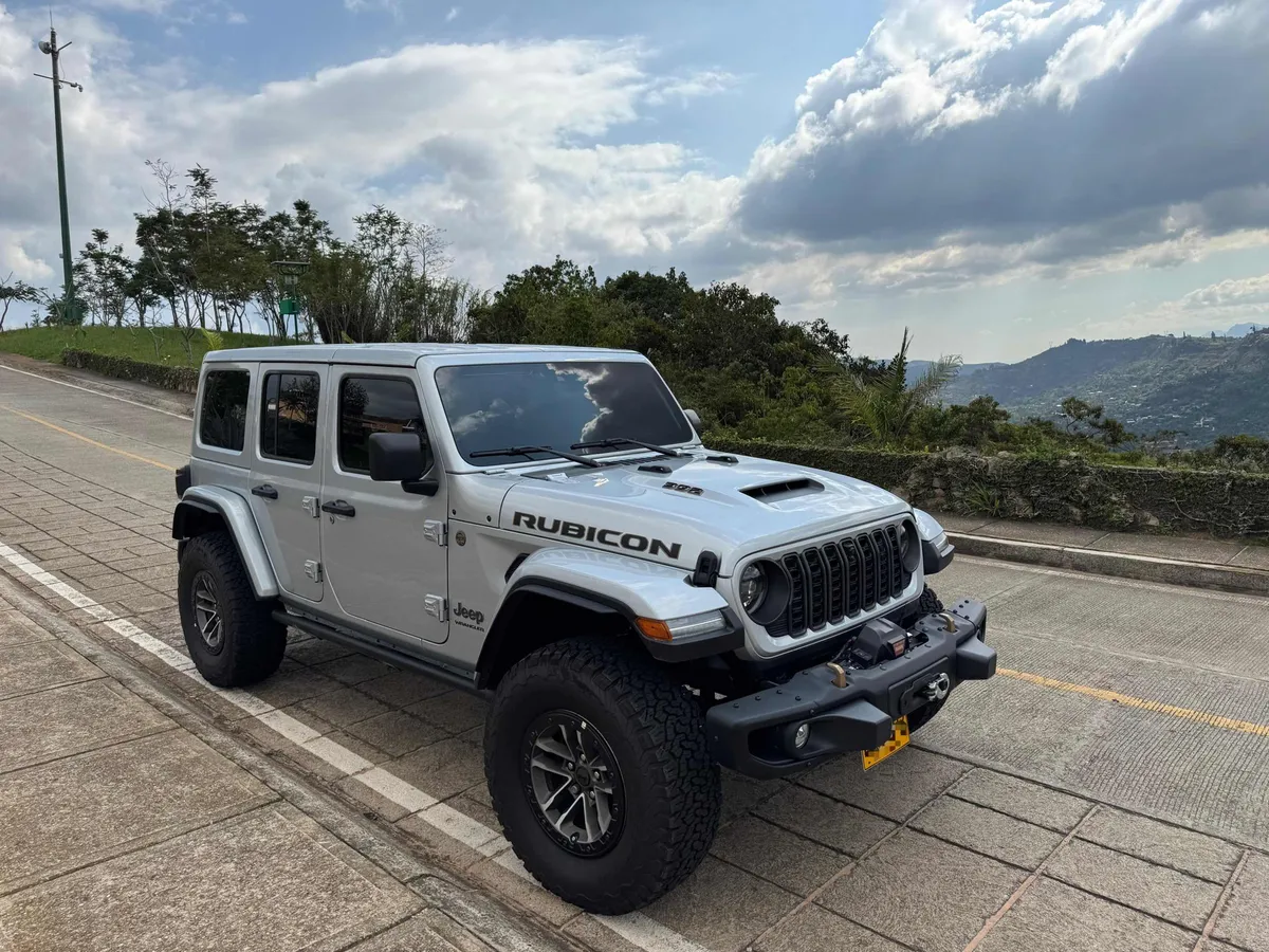 Jeep Wrangler 2024 Gris Floridablanca