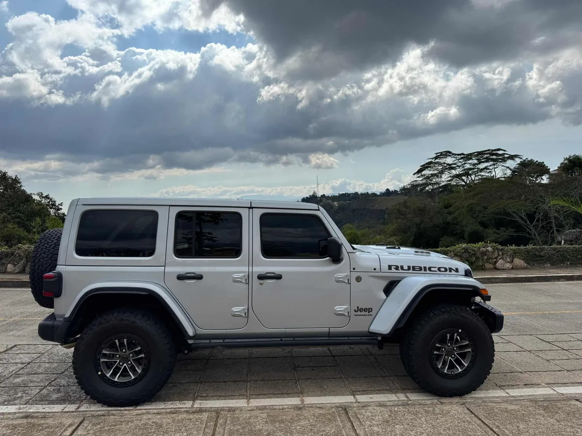 Jeep Wrangler 2024 Gris Floridablanca
