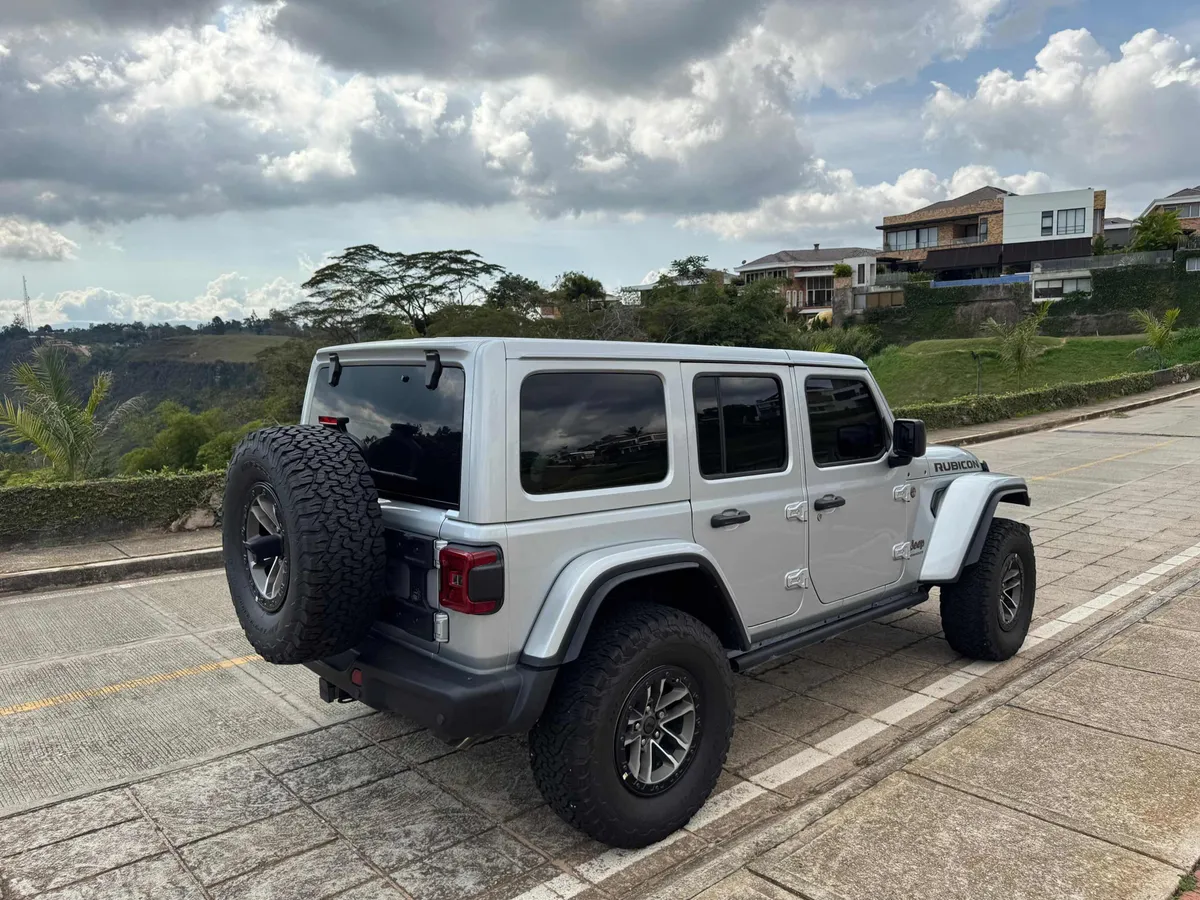 Jeep Wrangler 2024 Gris Floridablanca