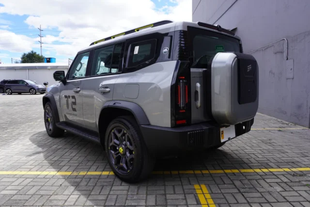 Jetour T2 2026 Gris Bogotá