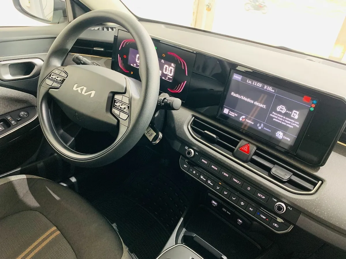 Kia K3 Vibrant 2026 Gris Bogotá