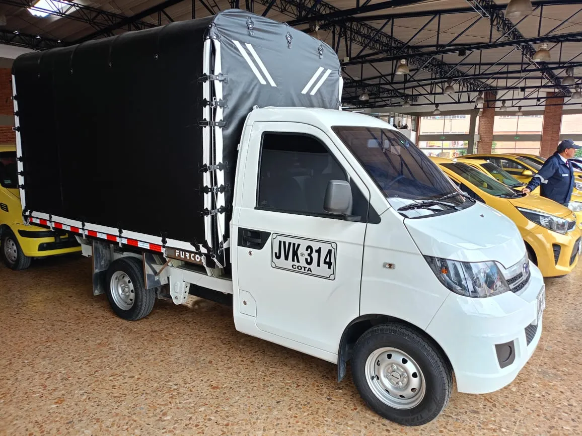 Karry YOKI 2025 Blanco Bogotá